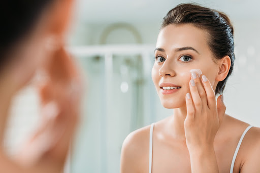 Cara Menggunakan Skincare Berdasarkan Anjuran Dokter